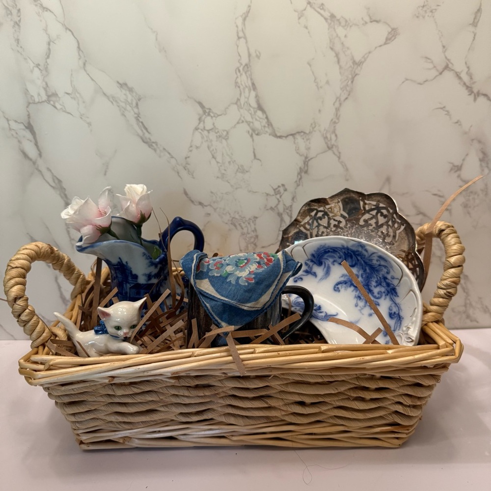 Basket bundle vignette J&G Meakin crescent bone dish flow blue Goebel cat kitten